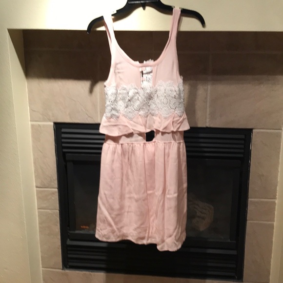 Sienna Sleeveless Keyhole Dress - Picture 5 of 8